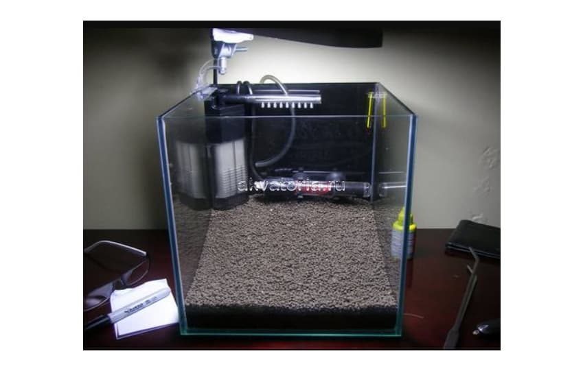 Внутренний аквариумный фильтр Dennerle Nano corner filter