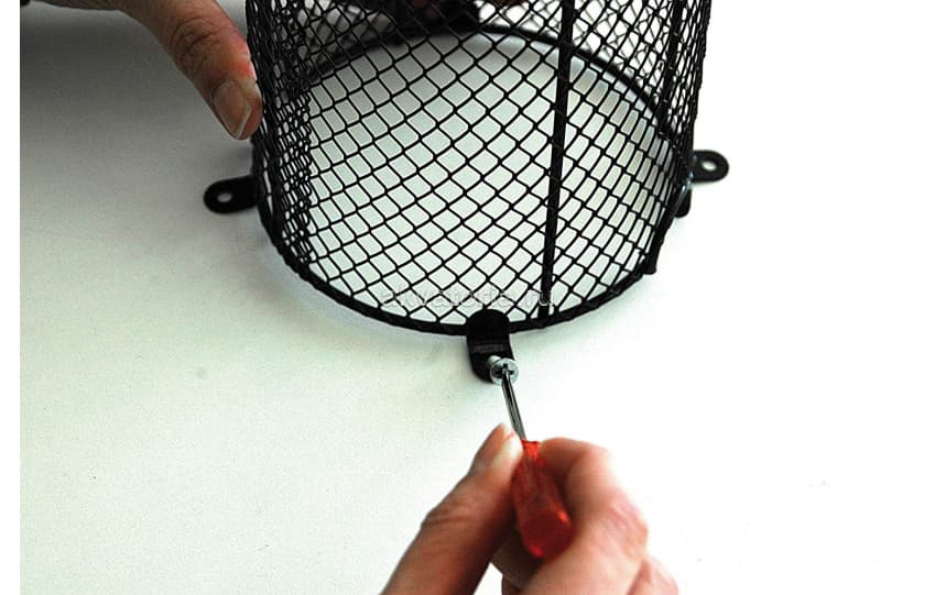 Защитная решетка для ламп Lucky Reptile Lamp Cage, 13×18,5 см